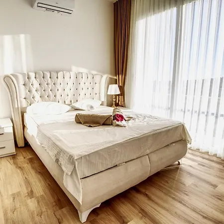 Spacious & Bright 2br Apartment, 5min To Lejlighed *