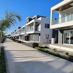 Διαμέρισμα Spacious & Bright 2br Apartment, 5min To