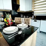 Spacious & Bright 2br Apartment, 5min To Boghaz