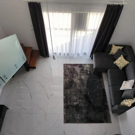 Spacious & Bright 2br Apartment, 5min To