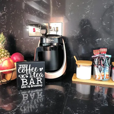 アパート Spacious & Bright 2br Apartment, 5min To *