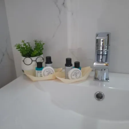 Spacious & Bright 2br Apartment, 5min To * Boghaz