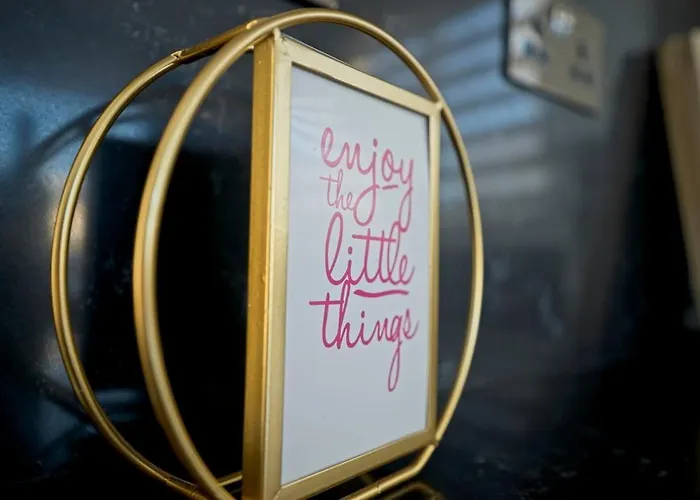 Spacious & Bright 2br Apartment, 5min To * Boghaz